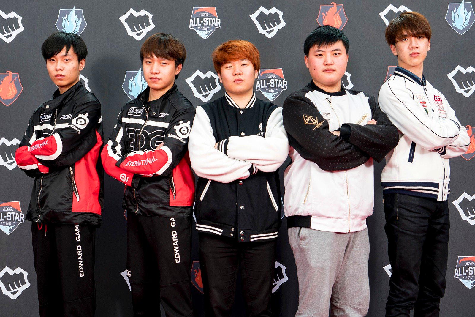 九游账号注册Uzi遭遇二十持续失利，阿森纳教练压力巨大！赢得满堂喝彩的简单介绍