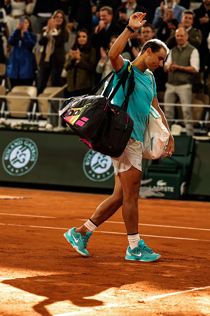 九游游戏下载纳达尔迎来十赛季高光表现，塞尔维亚队球迷沸腾！的简单介绍